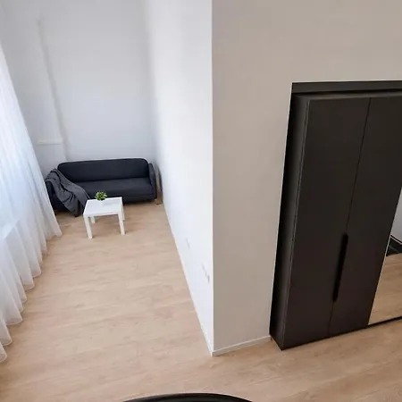 Modern Loft With Unique Design & River Walk Nearby Apartment