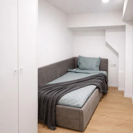 Apartment Modern Loft With Unique Design & River Walk Nearby