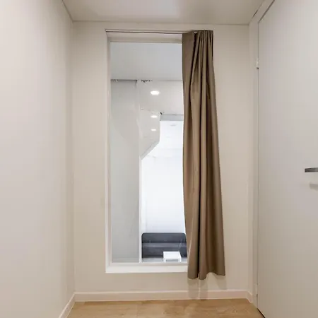 Modern Loft With Unique Design & River Walk Nearby アパート *