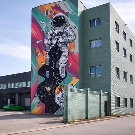 Apartment Modern Loft With Unique Design & River Walk Nearby