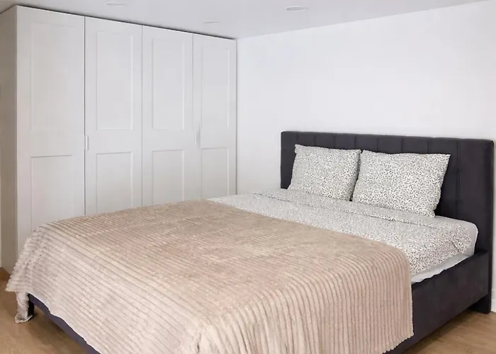 Apartment Modern Loft With Unique Design & River Walk Nearby *