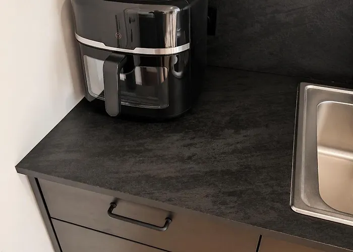 Modern Loft With Unique Design & River Walk Nearby