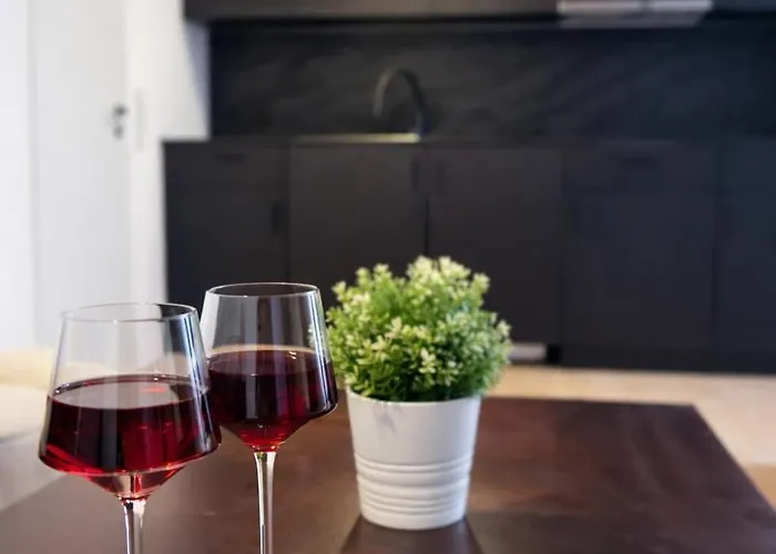 Modern Loft With Unique Design & River Walk Nearby Apartment *